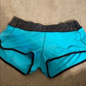 lululemon 2.5 inch speed up shorts size 10